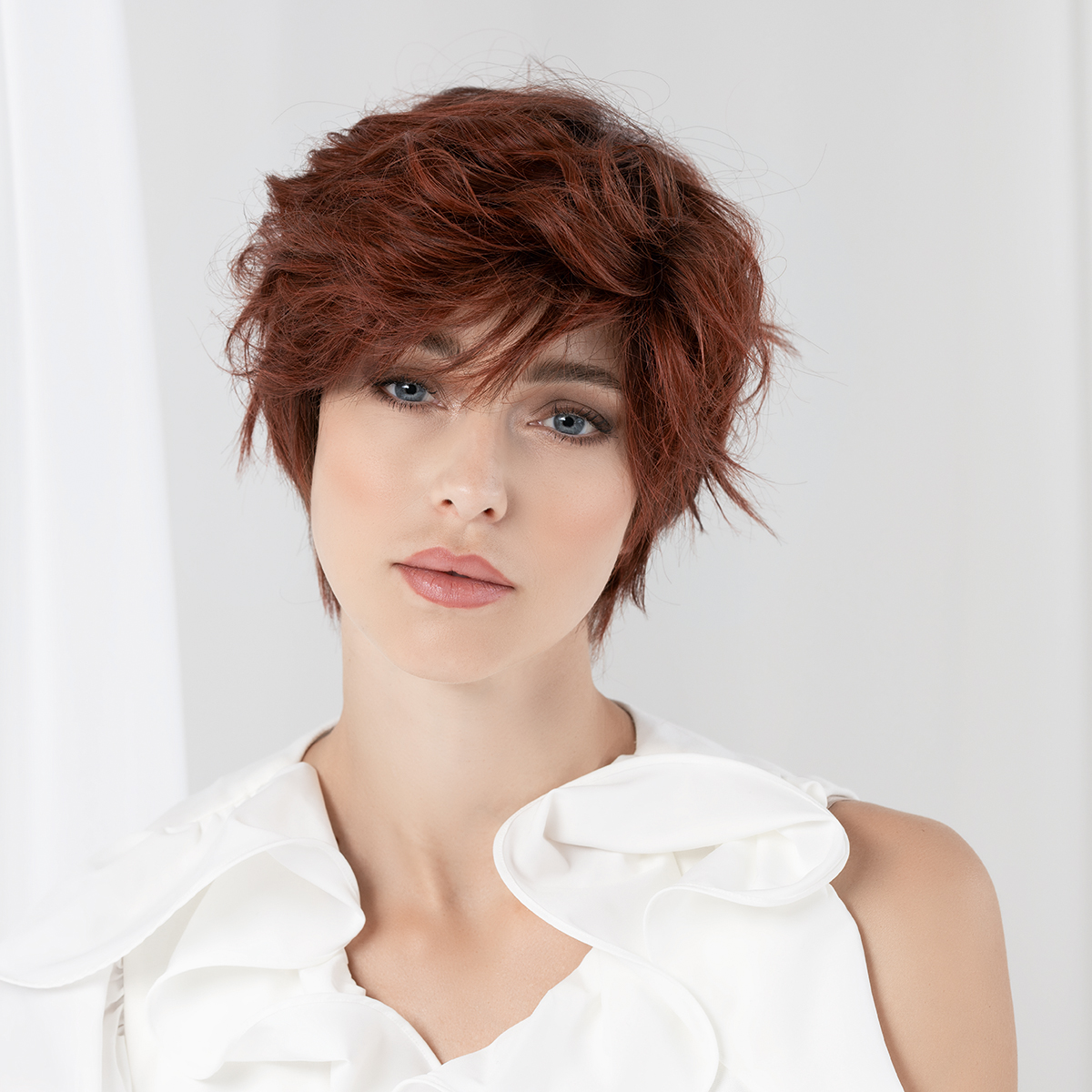 award_deluxe_wineredrooted award_deluxe_wineredrooted