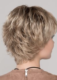 Textured layers at the back – you can tousle or smooth down 