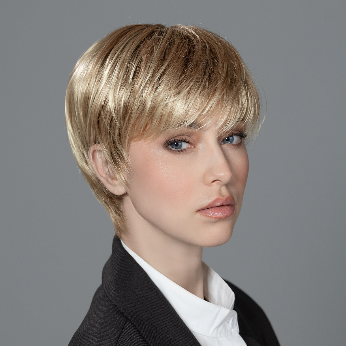 pixie-sandyblonde-rooted pixie-sandyblonde-rooted
