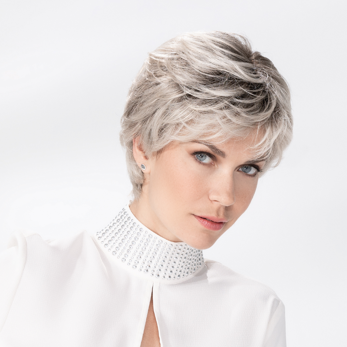 posh_deluxe_silverblonderooted