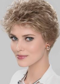 Viva Plus by Ellen Wille | The lace front adds a completely realistic touch, allowing you to style hair away from your face.