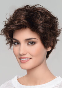Mondo | Staggered layers add the right amount of volume and shape to give you styling options