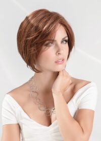 Devine | The impeccable ear to ear extended lace front offers a seamless and natural hairline offering total confidence