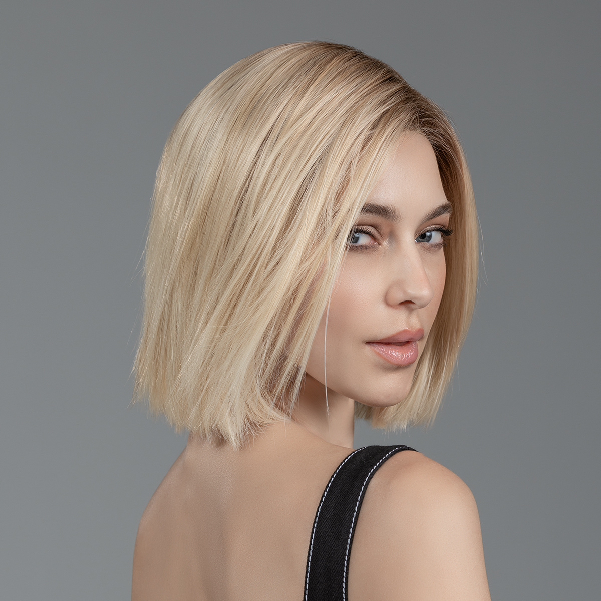 lia-mono-part-II-pastelblonde-rooted lia-mono-part-II-pastelblonde-rooted