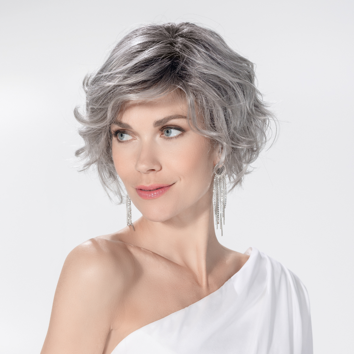 romance_deluxe_metallicgreyrooted romance_deluxe_metallicgreyrooted